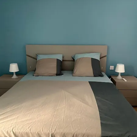 Le Bateau Immobile Apartment